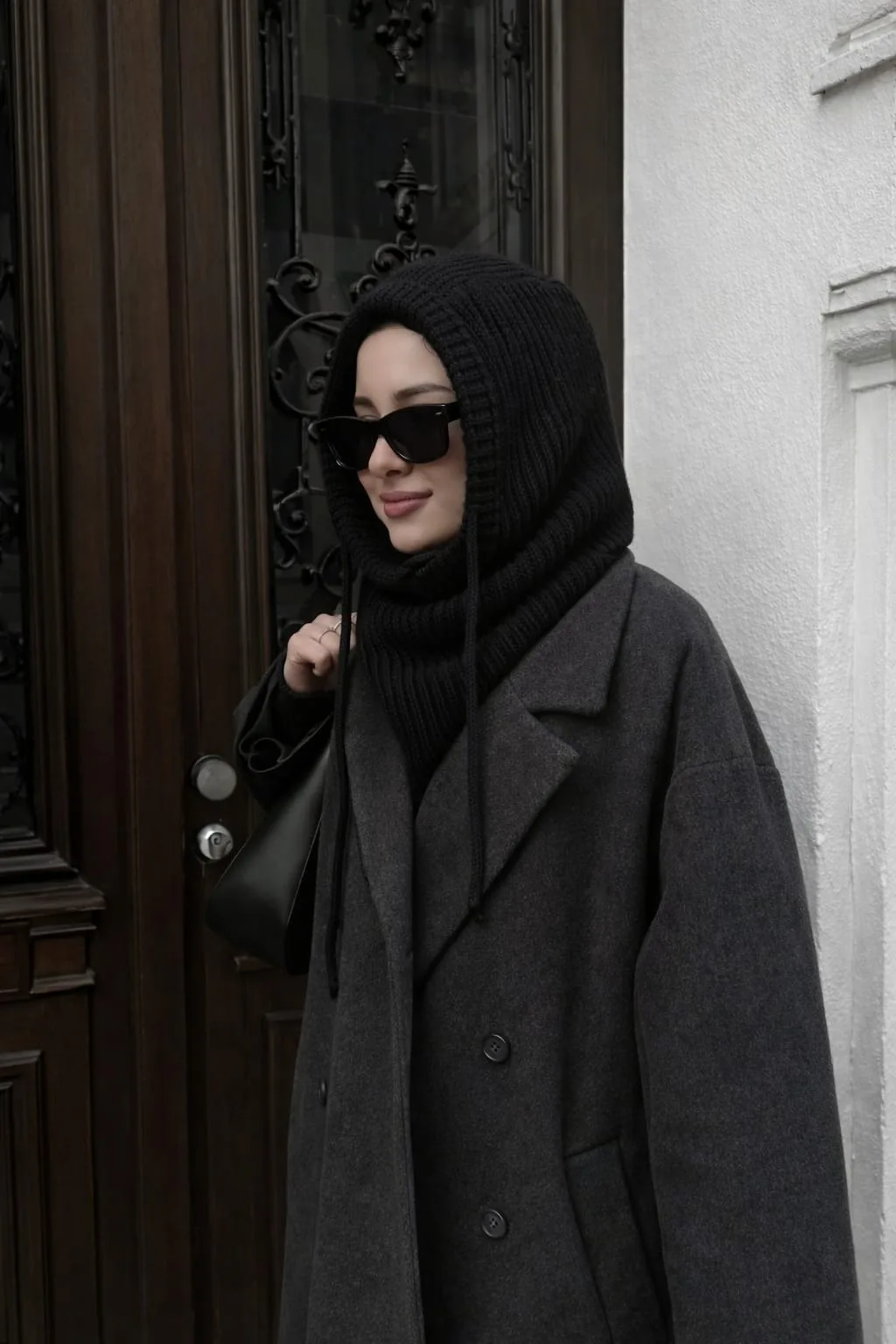 El örgüsü siyah balaclava - yakın plan